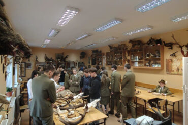 Prezentacja szkoły na targach edukacyjnych oraz w szkołach podstawowych